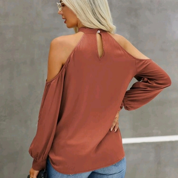 Cold shoulder top - Picture 4 of 4